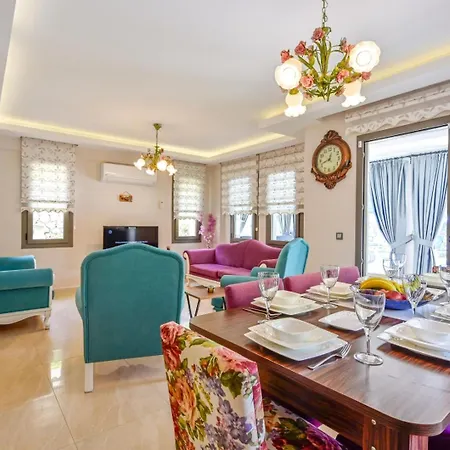 Lorenzo- 4 Bedroom In Hisaronu Villa