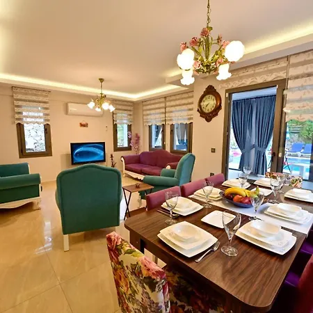 Villa Lorenzo- 4 Bedroom In Hisaronu Fethiye