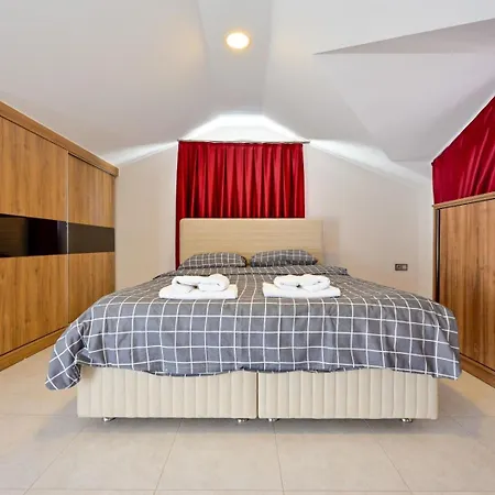 Lorenzo- 4 Bedroom In Hisaronu Villa Fethiye