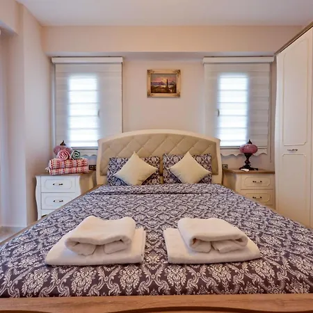 Villa Lorenzo- 4 Bedroom In Hisaronu