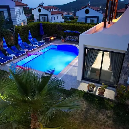 Lorenzo- 4 Bedroom In Hisaronu Willa *