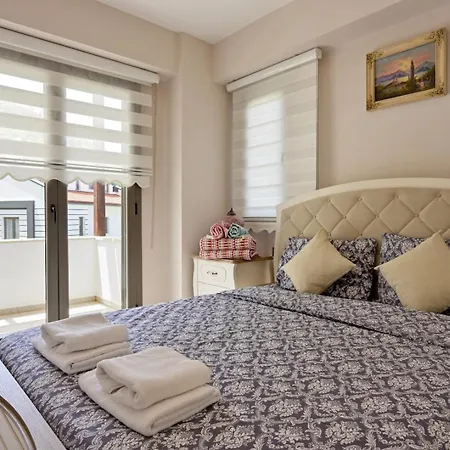 Willa Lorenzo- 4 Bedroom In Hisaronu Fethiye