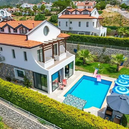 Lorenzo- 4 Bedroom In Hisaronu Willa *