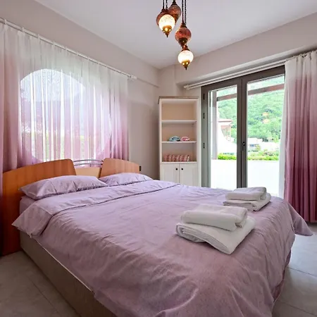 Lorenzo- 4 Bedroom In Hisaronu フェティエ