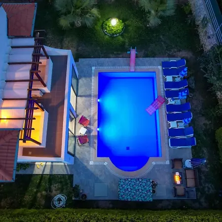 Lorenzo- 4 Bedroom In Hisaronu ヴィラ フェティエ