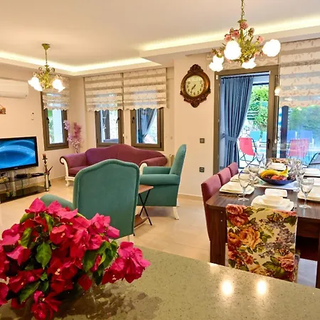 Lorenzo- 4 Bedroom In Hisaronu ヴィラ *