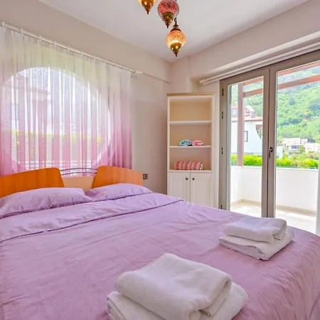 Willa Lorenzo- 4 Bedroom In Hisaronu Fethiye