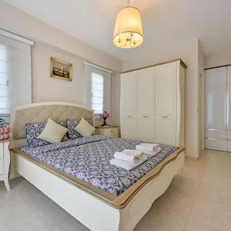 Lorenzo- 4 Bedroom In Hisaronu Fethiye